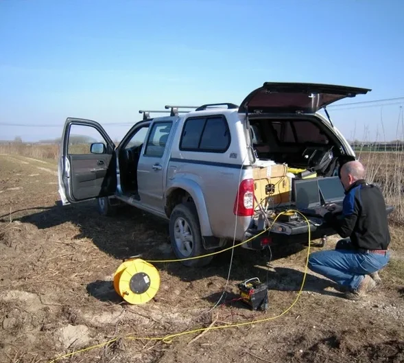 Seismic Tomography (Refraction & Reflection) Surveys in Pickering